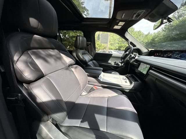 New 2027 Lincoln Navigator Reserve w/ Jet Appearance Package AWD/4WD image 27