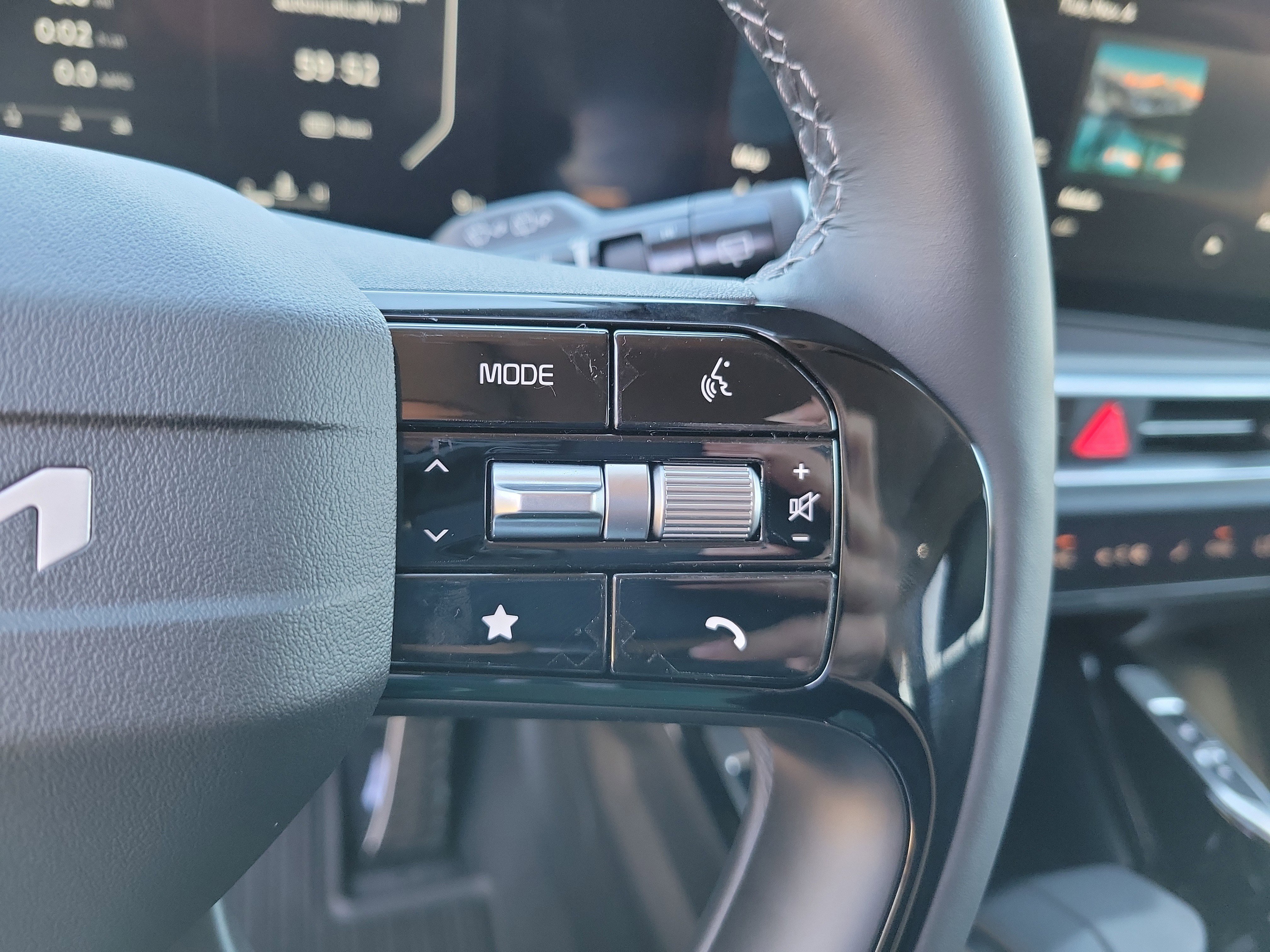 New 2026 Kia Sorento SX FWD image 17