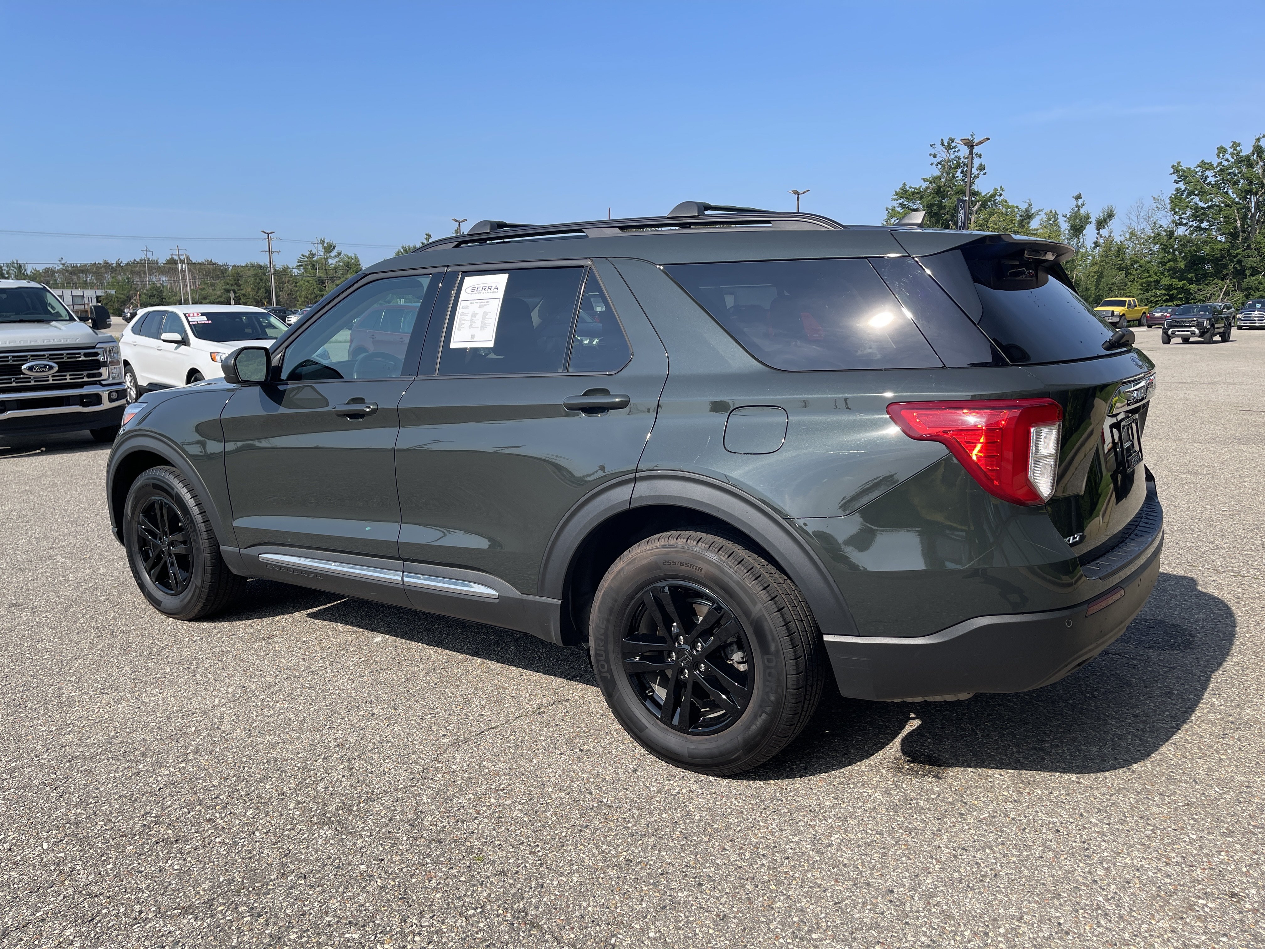 Used 2023 Ford Explorer XLT AWD/4WD image 5