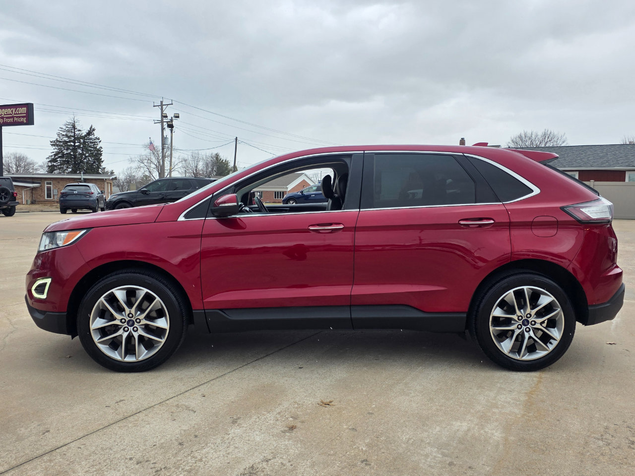 Used 2018 Ford Edge Titanium w/ Equipment Group 302A image 7