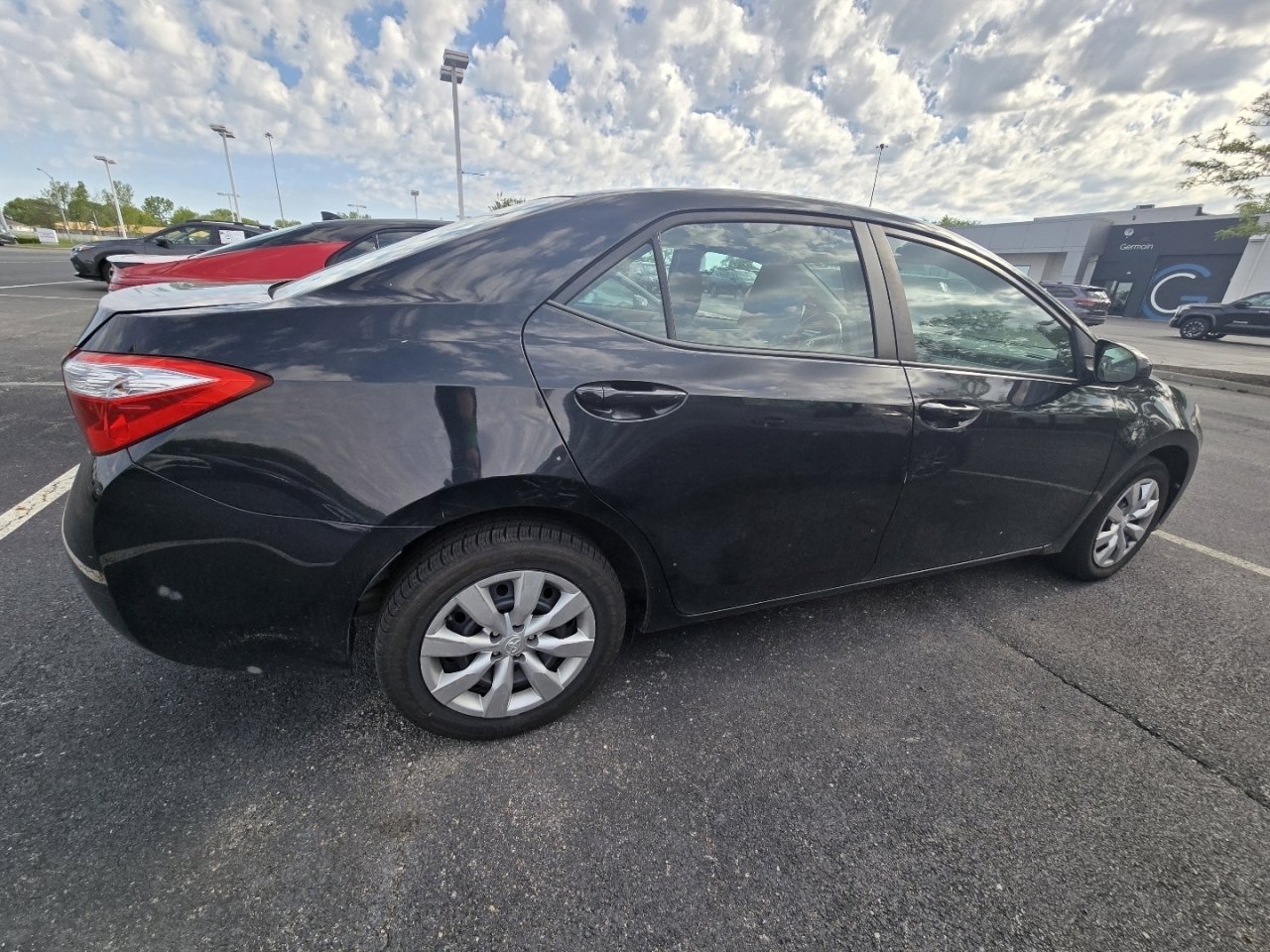 Used 2016 Toyota Corolla LE FWD image 8