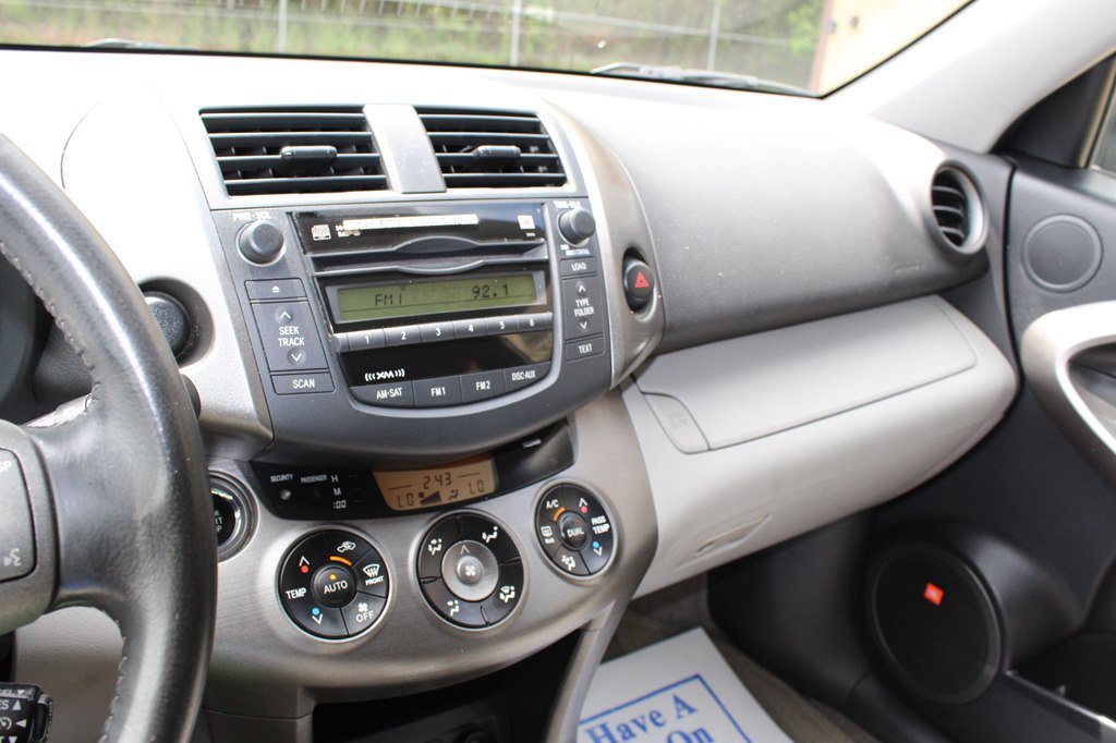 Used 2009 Toyota RAV4 Limited image 39