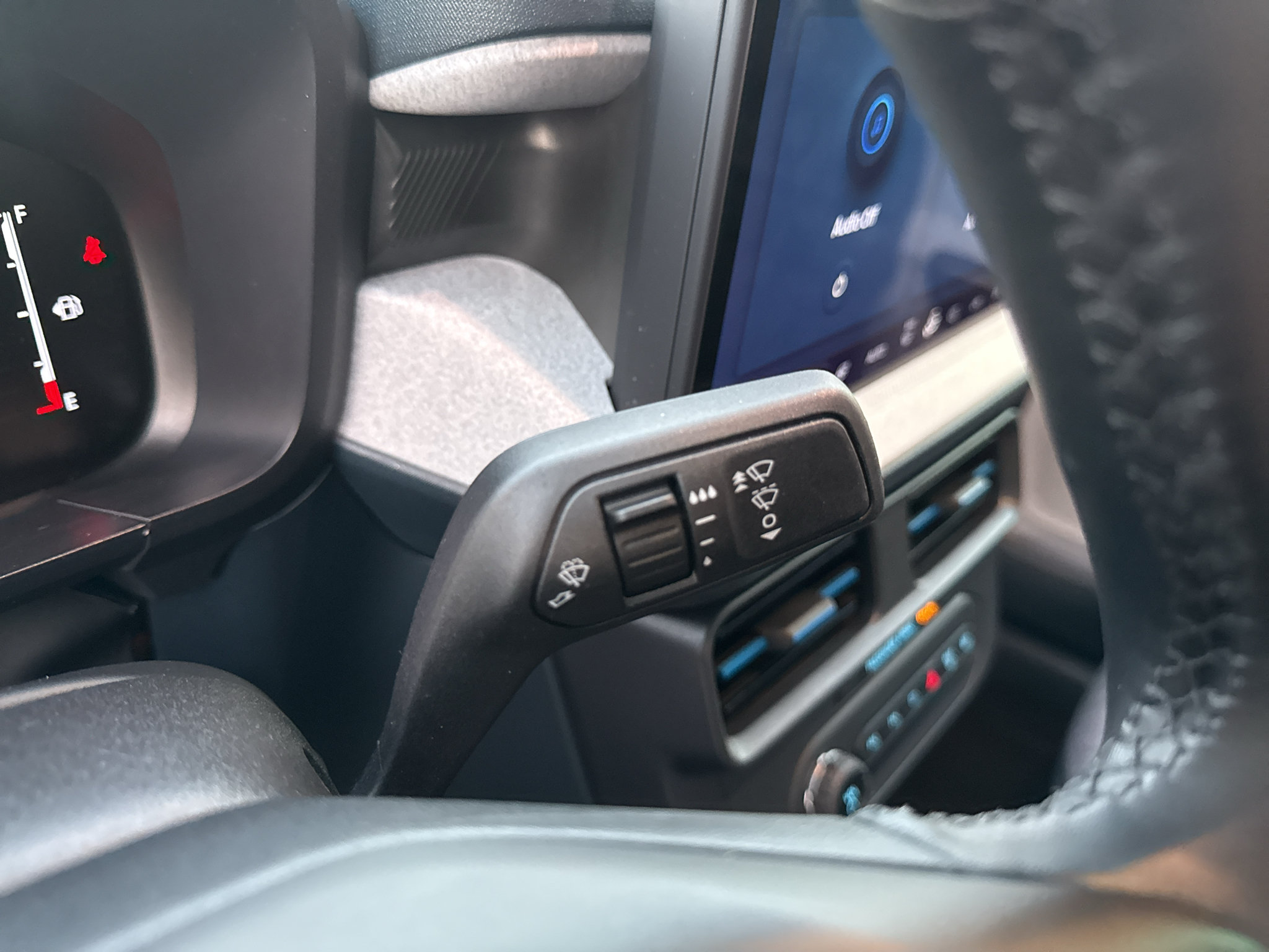 Certified 2025 Ford Maverick XLT w/ XLT Luxury Package FWD image 29