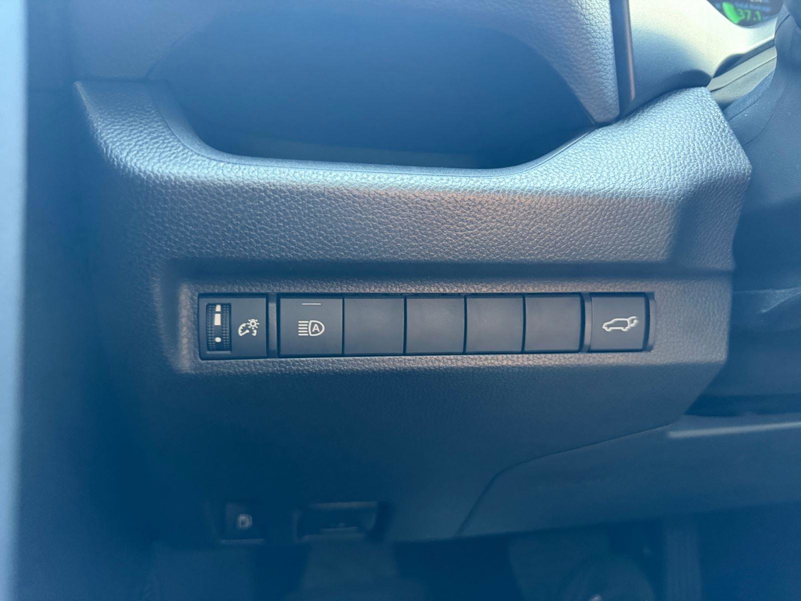 Used 2025 Toyota RAV4 XLE w/ Convenience Package AWD/4WD image 23