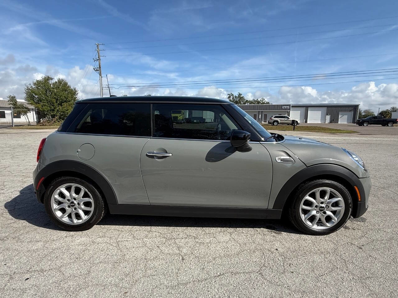 Used 2020 MINI Cooper 2-Door Hardtop image 7