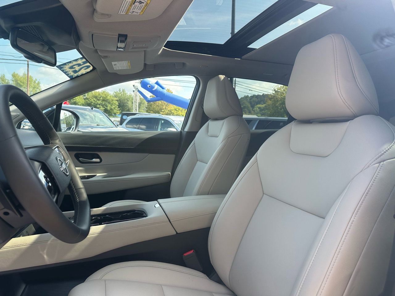 Used 2025 Nissan Murano SL image 11