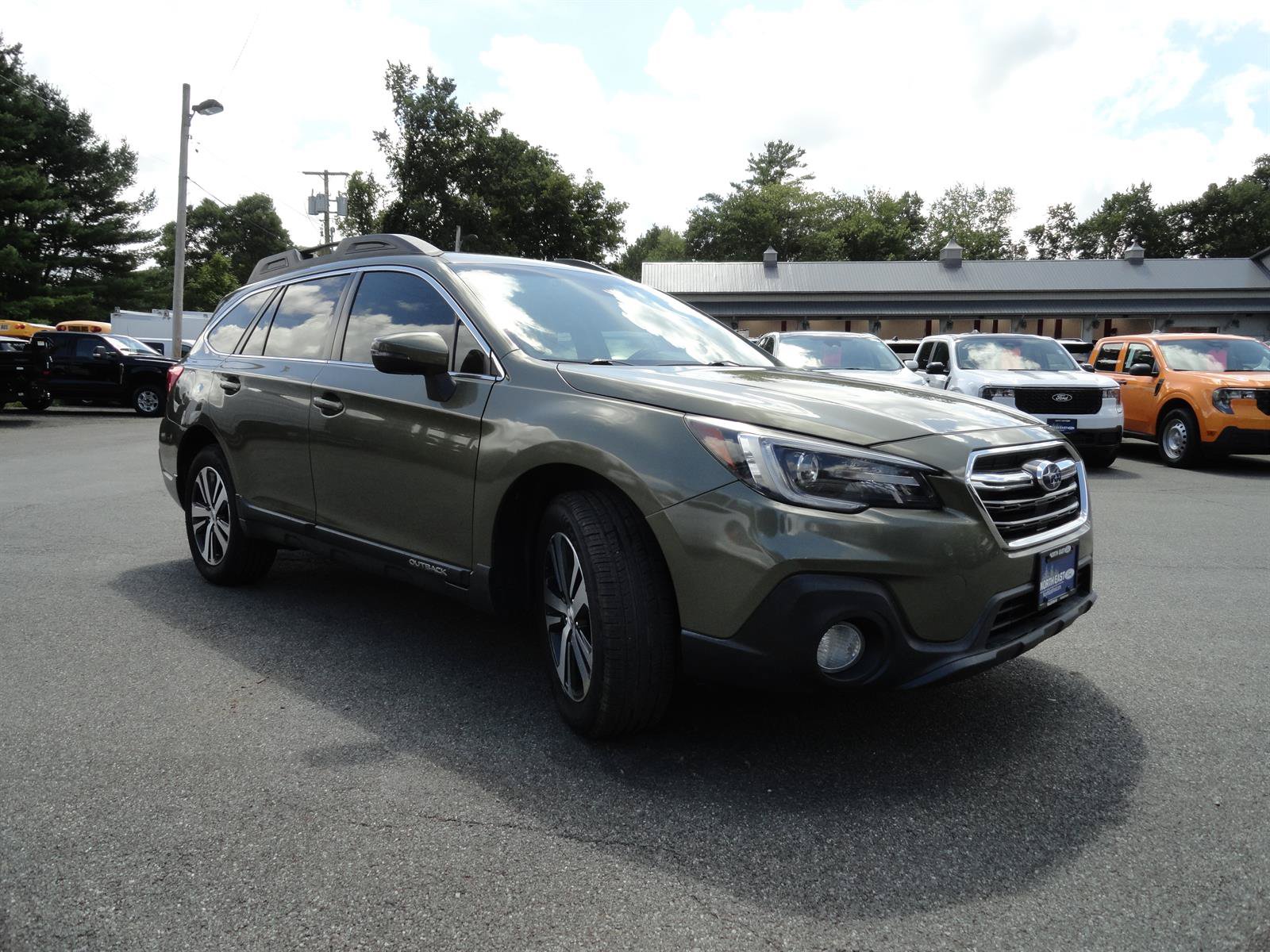Used 2019 Subaru Outback 2.5i Limited AWD/4WD image 3