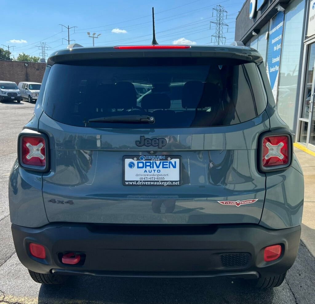 Used 2015 Jeep Renegade Trailhawk w/ Cold Weather Group image 4