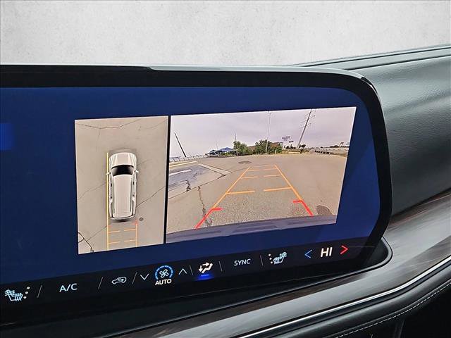 New 2026 Chevrolet Suburban LT AWD/4WD image 13