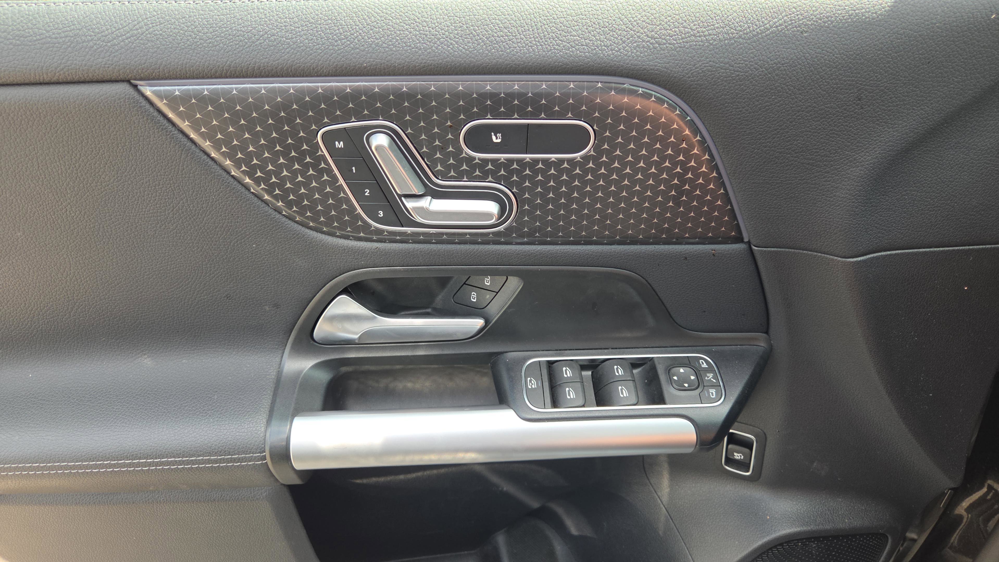 Used 2025 Mercedes-Benz GLA 250 4MATIC image 21