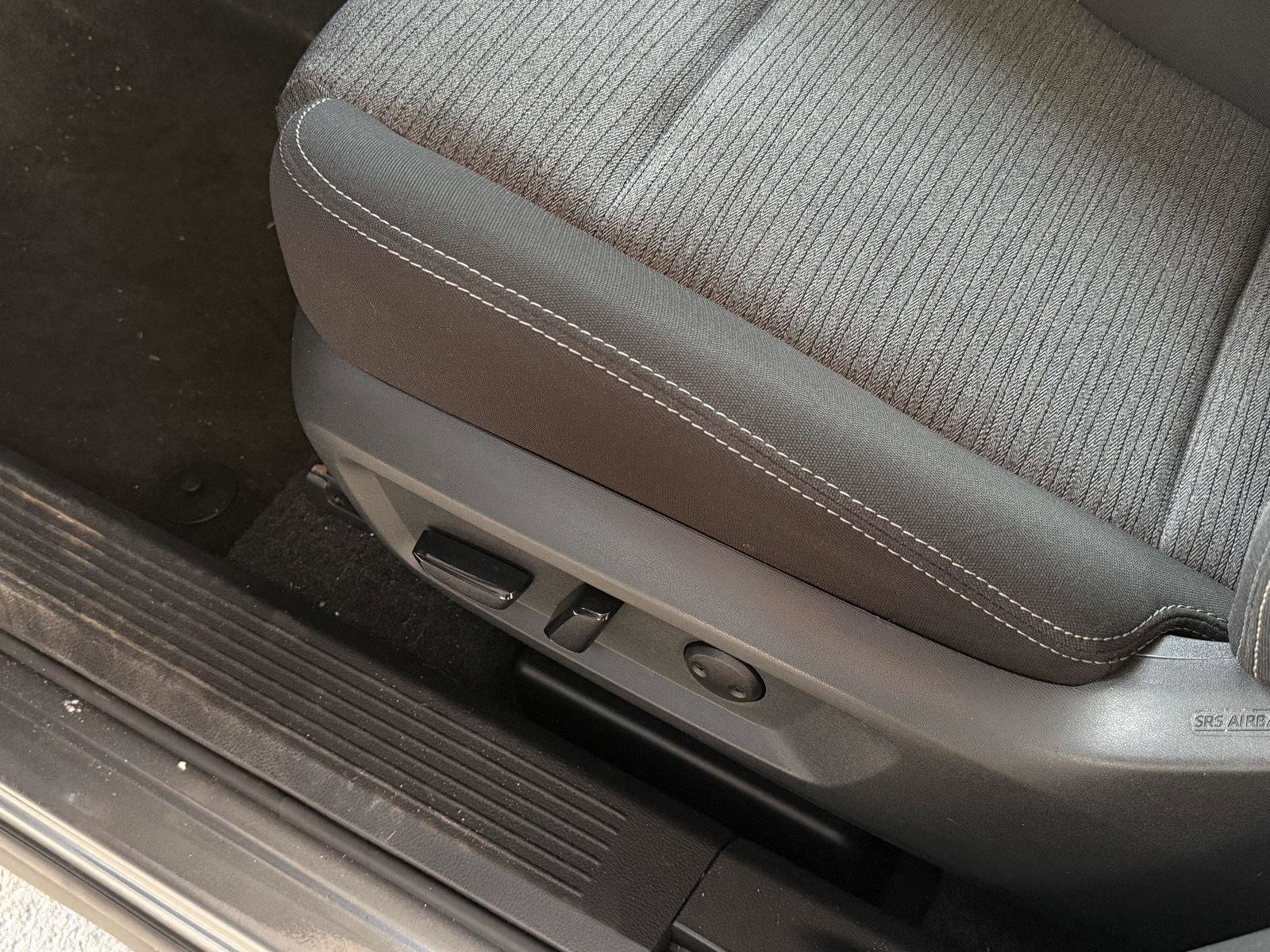 Used 2023 Nissan Rogue SV image 15