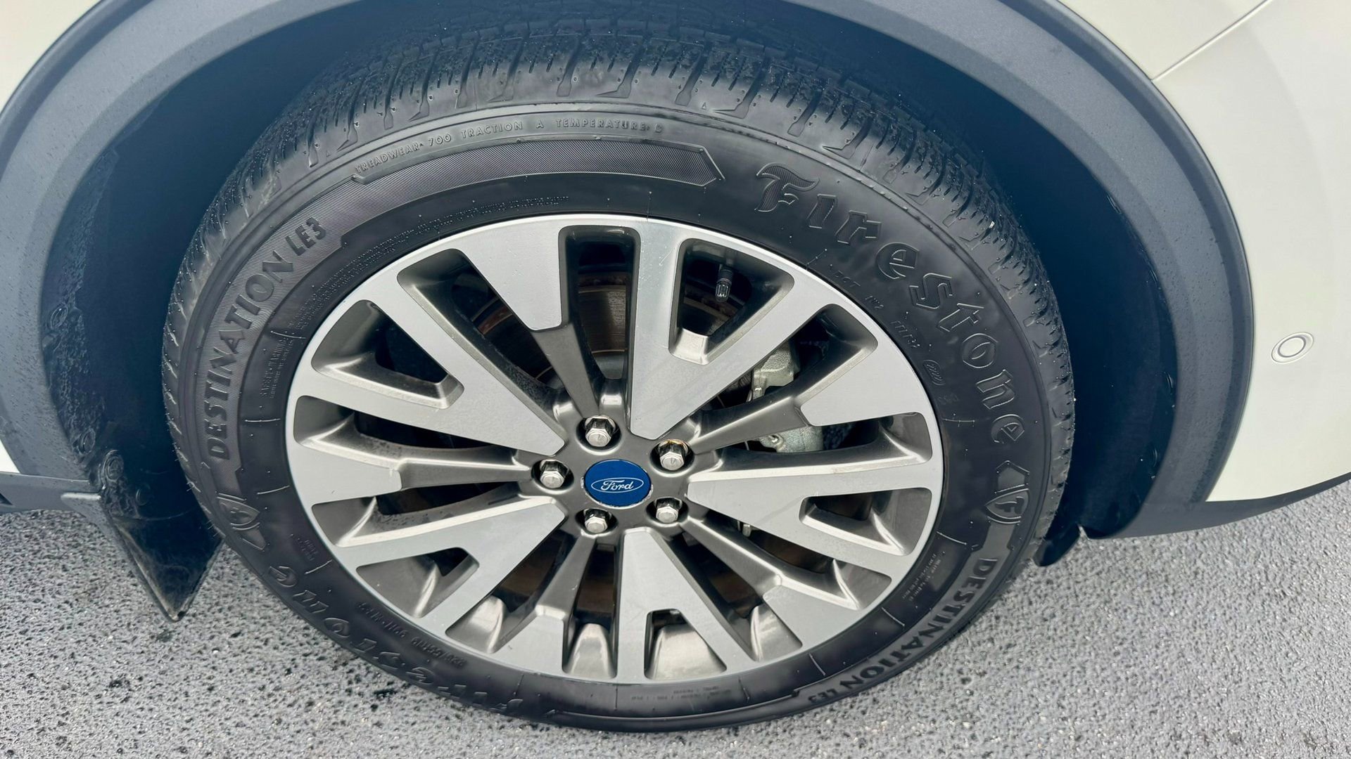 Certified 2020 Ford Escape Titanium image 5