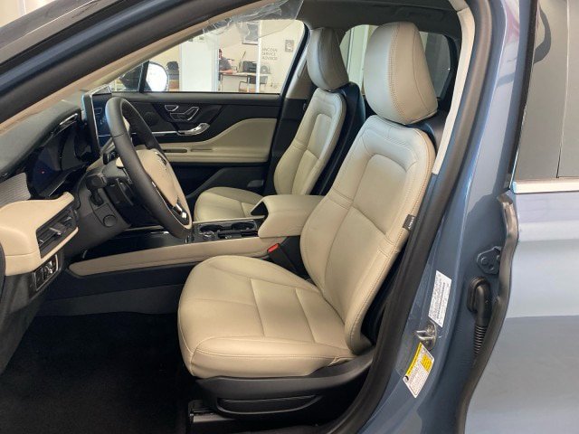New 2025 Lincoln Corsair AWD w/ Equipment Group 101A image 22