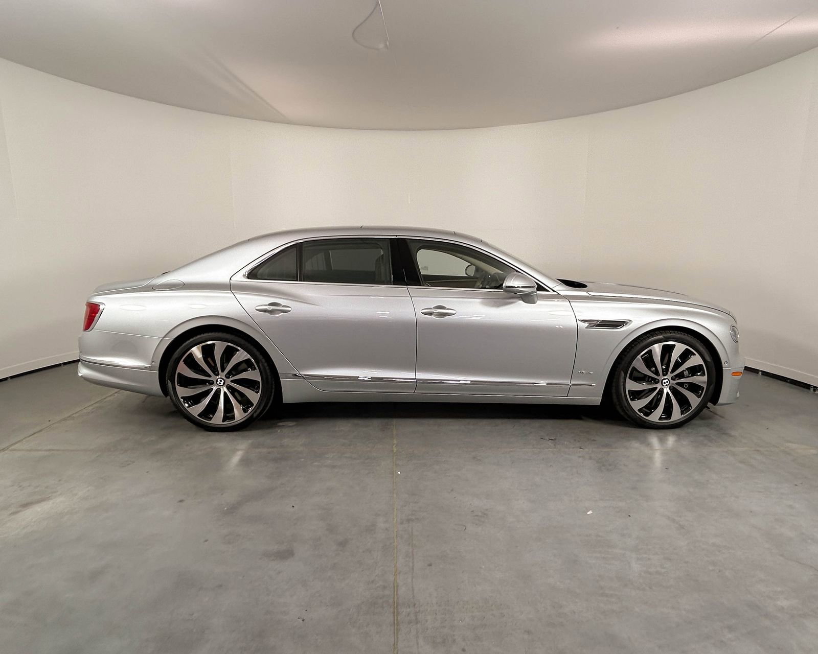 New 2026 Bentley Flying Spur Plug-In Hybrid image 5