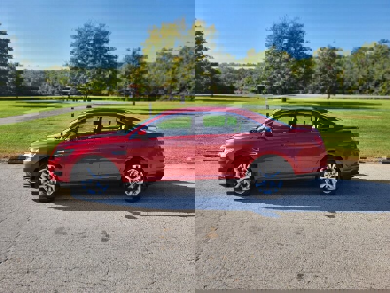 Used 2012 Ford Taurus SEL image 3