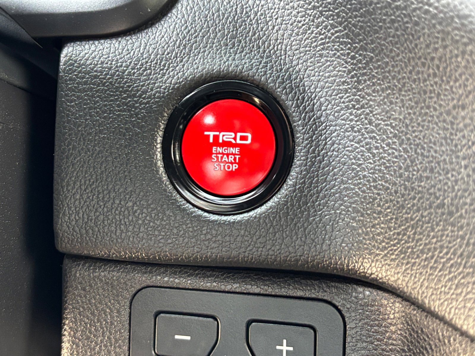 Used 2025 Toyota Tundra Limited w/ TRD Off-Road Package image 29