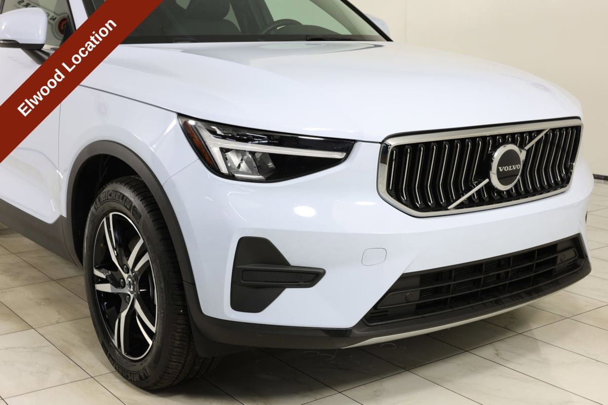 Used 2025 Volvo XC40 B5 Core AWD/4WD image 37
