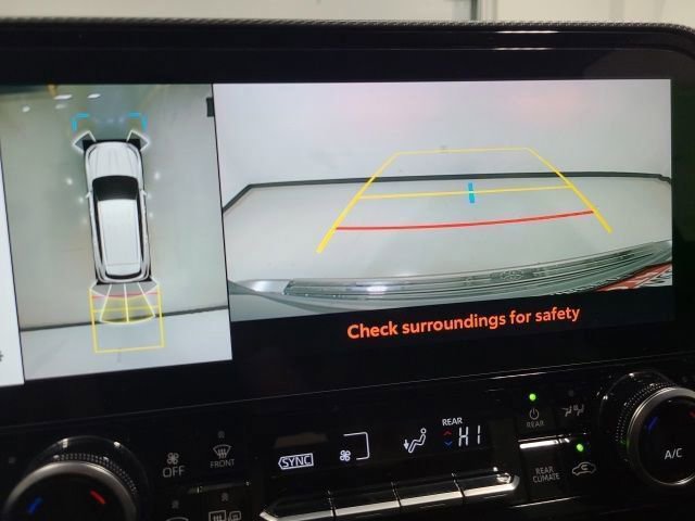 Certified 2024 Toyota Highlander Platinum FWD image 3