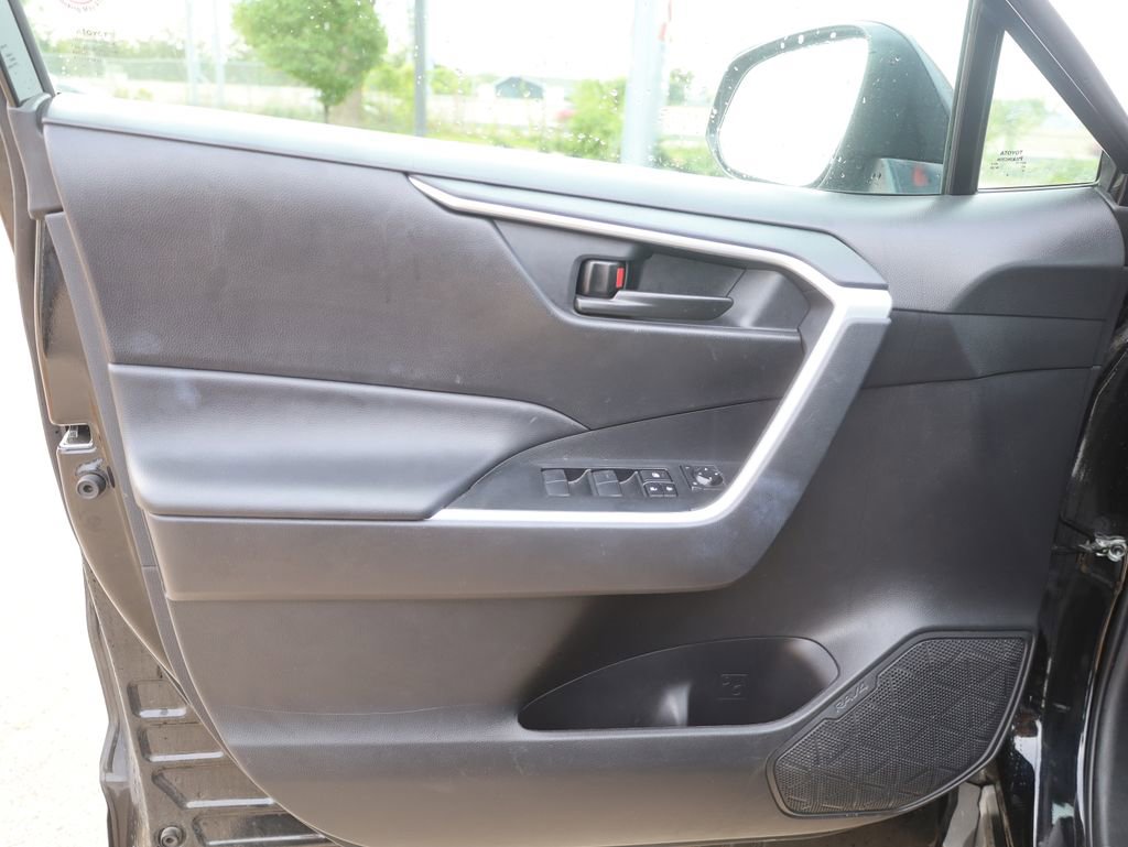 Used 2024 Toyota RAV4 LE image 30