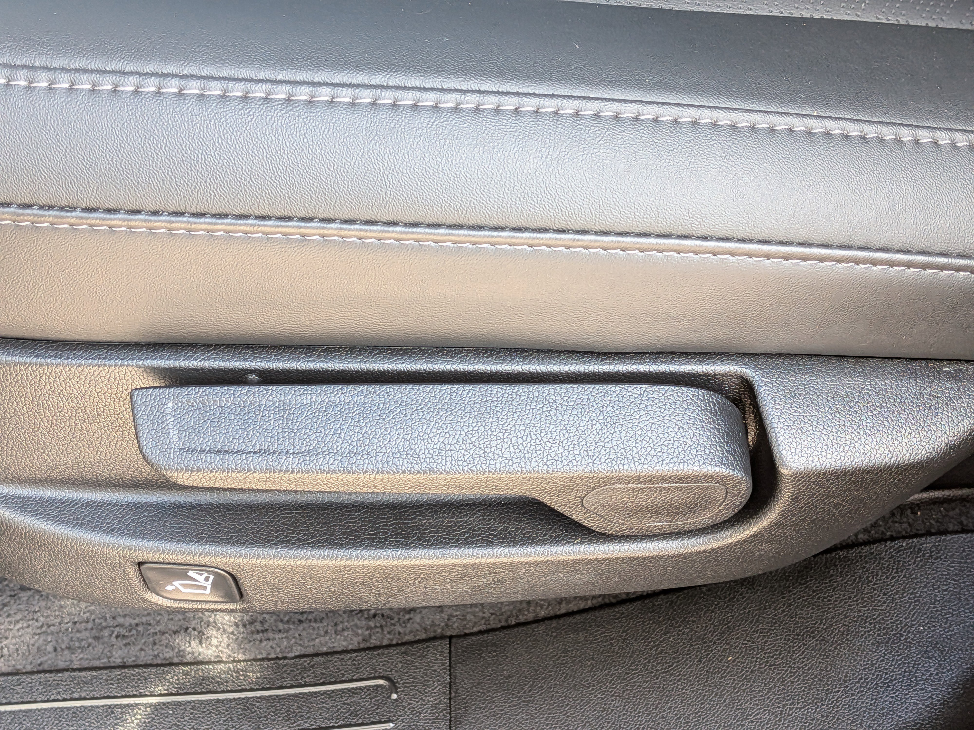 Used 2023 Kia Sorento SX image 18