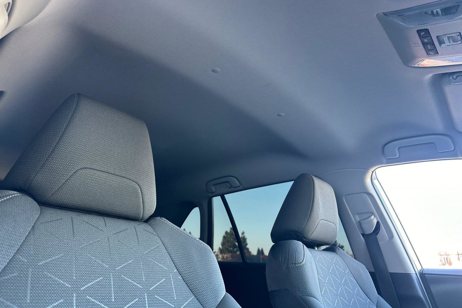 Used 2021 Toyota RAV4 XLE w/ Carpet Mat Package (TMS) image 16