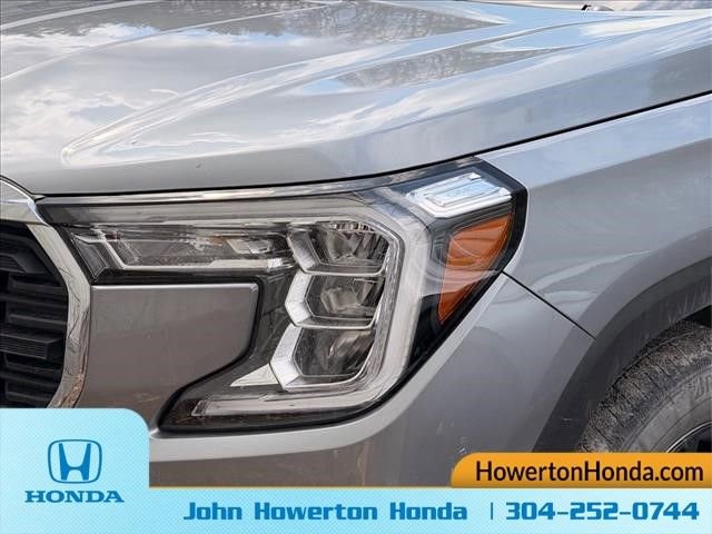 Used 2023 GMC Terrain SLE image 11