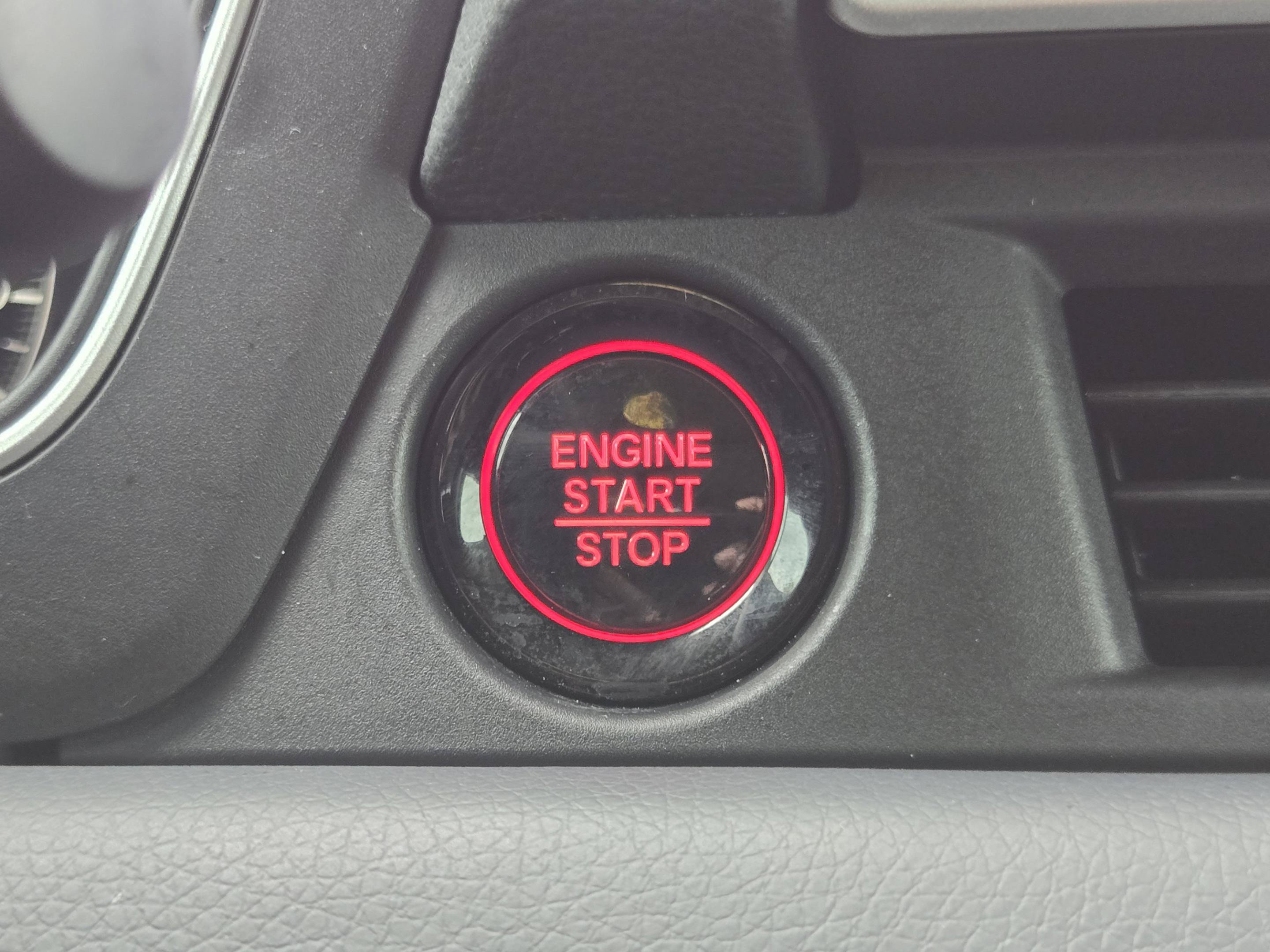 Certified 2025 Honda Pilot Touring image 17