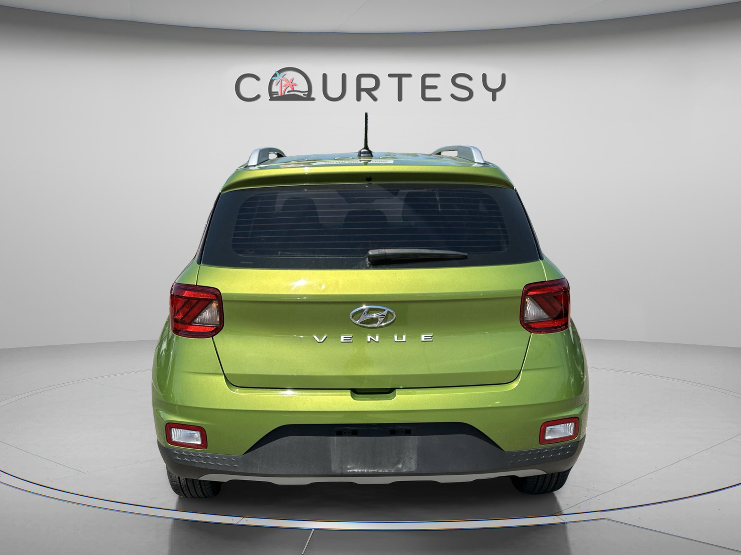 Certified 2023 Hyundai Venue SEL FWD image 4