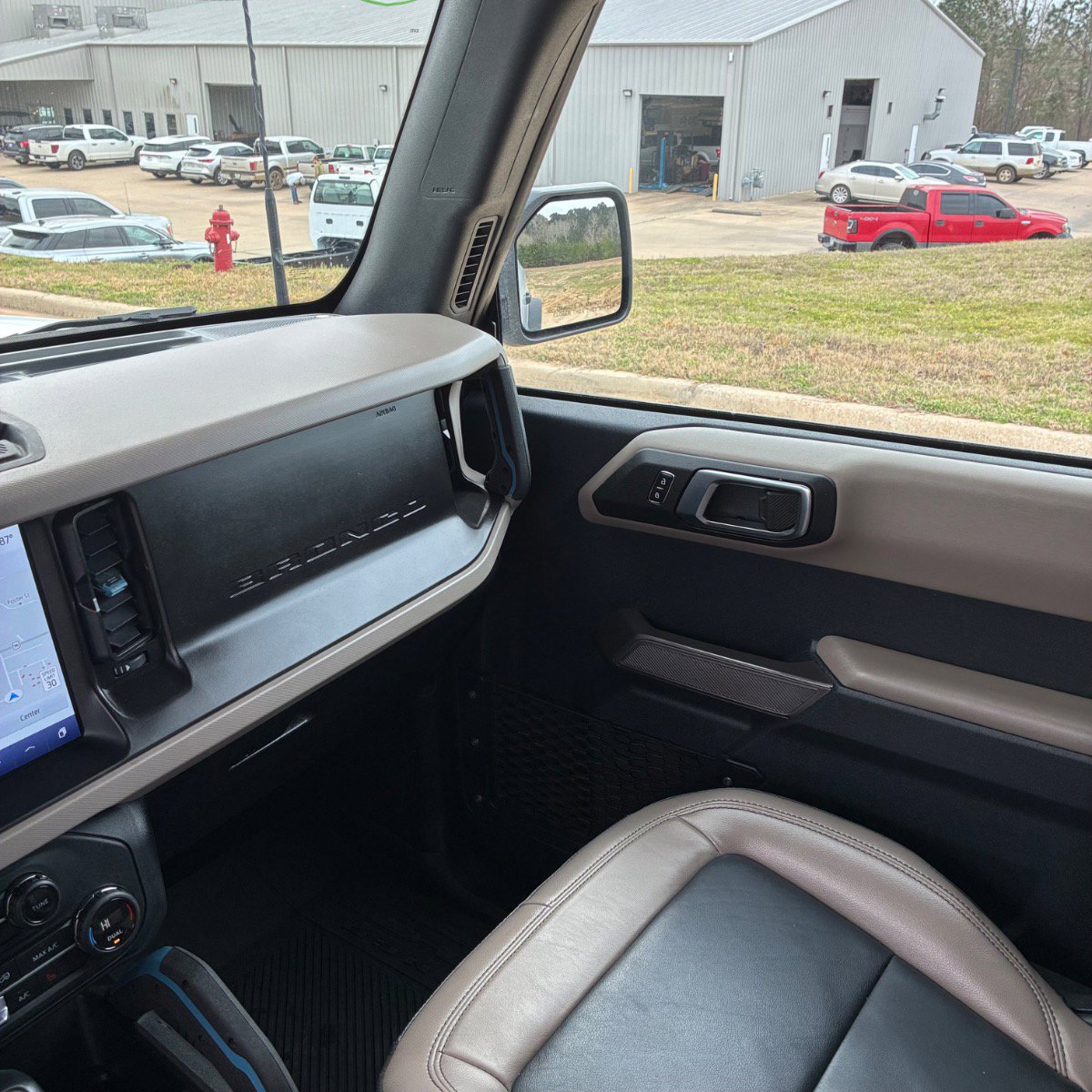 Used 2023 Ford Bronco Wildtrak AWD/4WD image 25
