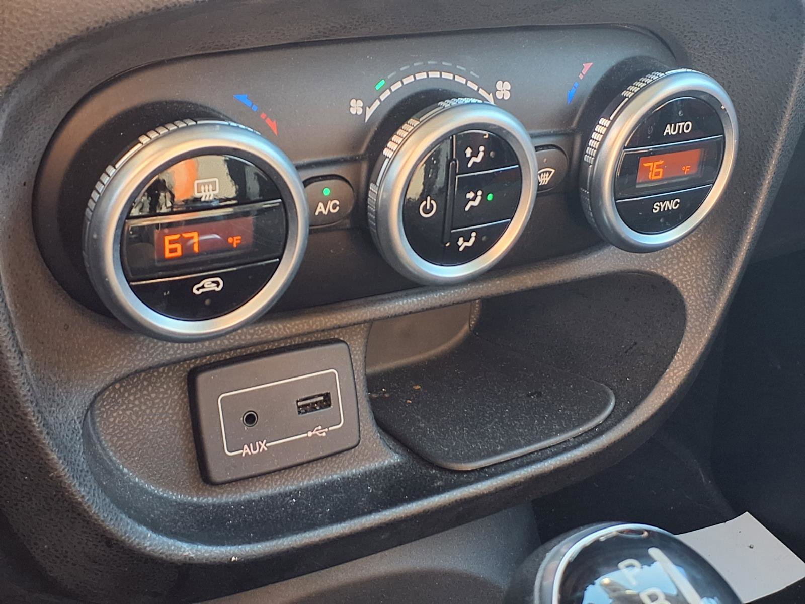 Used 2016 FIAT 500L Trekking FWD image 10