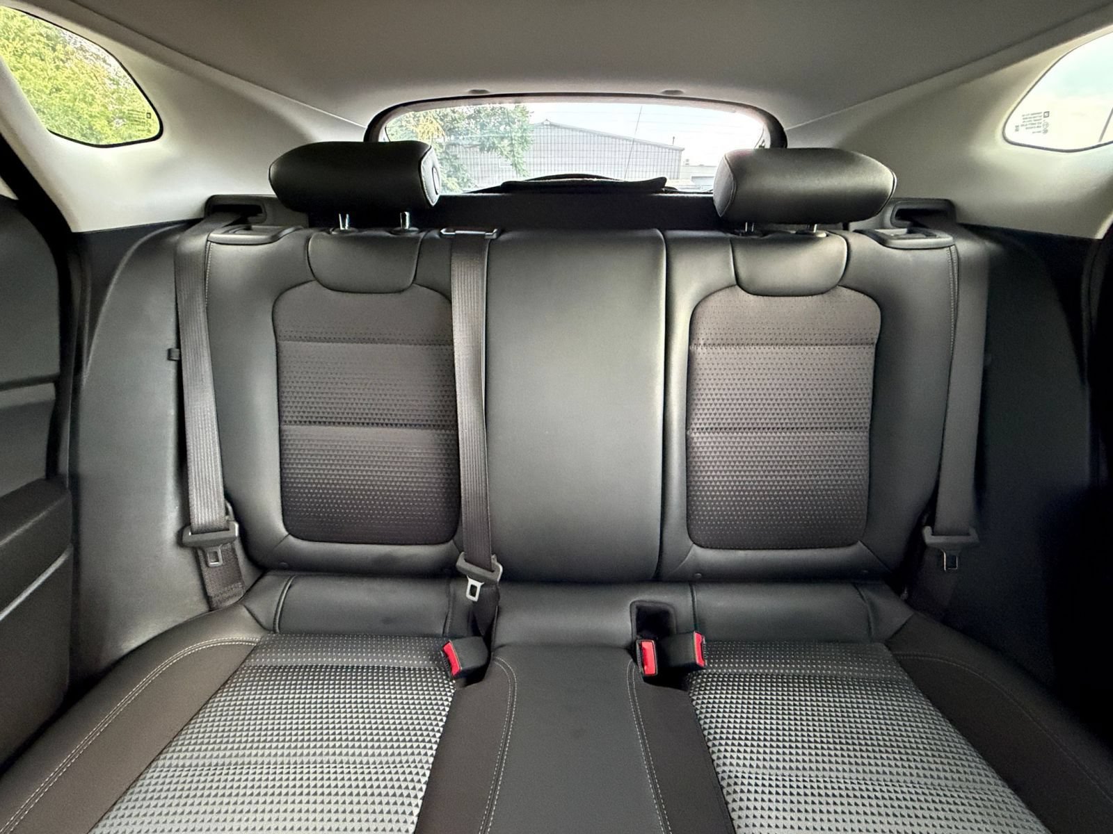 Used 2025 Chevrolet Trax LT FWD image 36