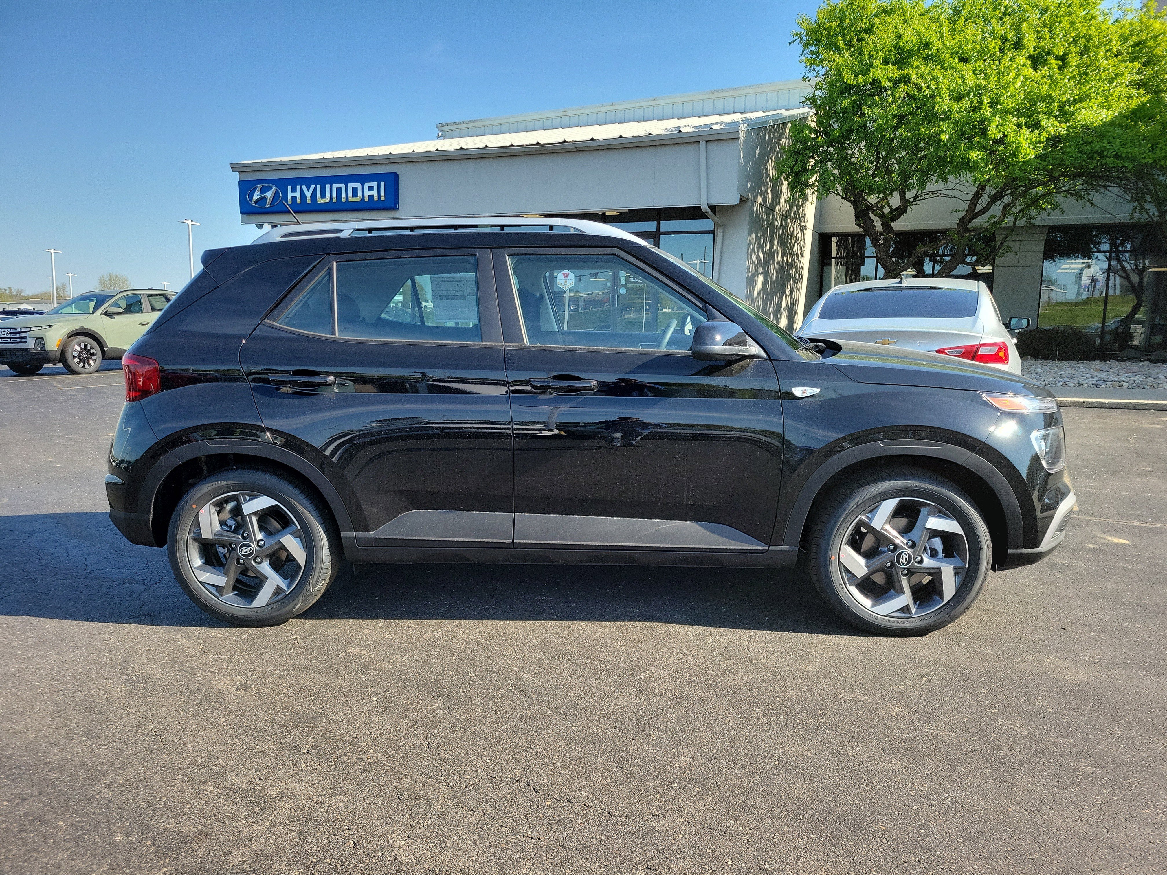 New 2026 Hyundai Venue SEL FWD image 3