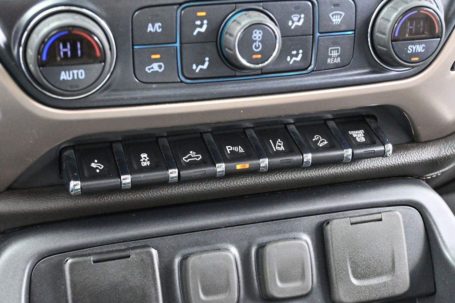 Used 2019 GMC Sierra 2500 Denali w/ Duramax Plus Package AWD/4WD image 23