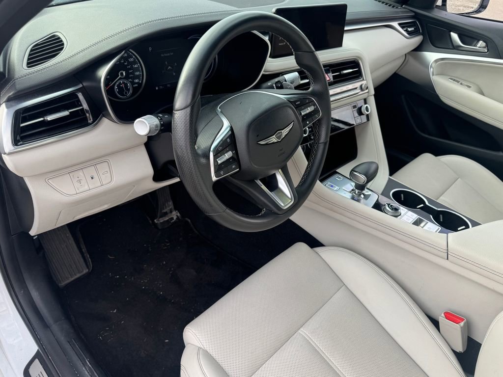 Used 2025 Genesis G70 2.5T RWD image 16