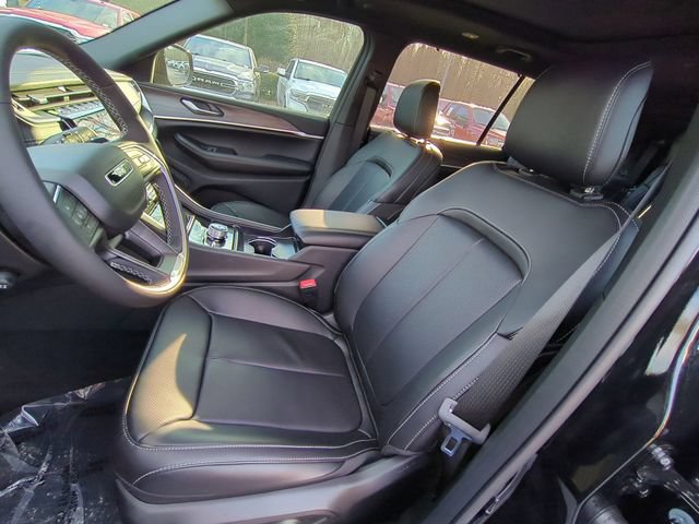 New 2025 Jeep Grand Cherokee L Limited w/ Luxury Tech Group II AWD/4WD image 23