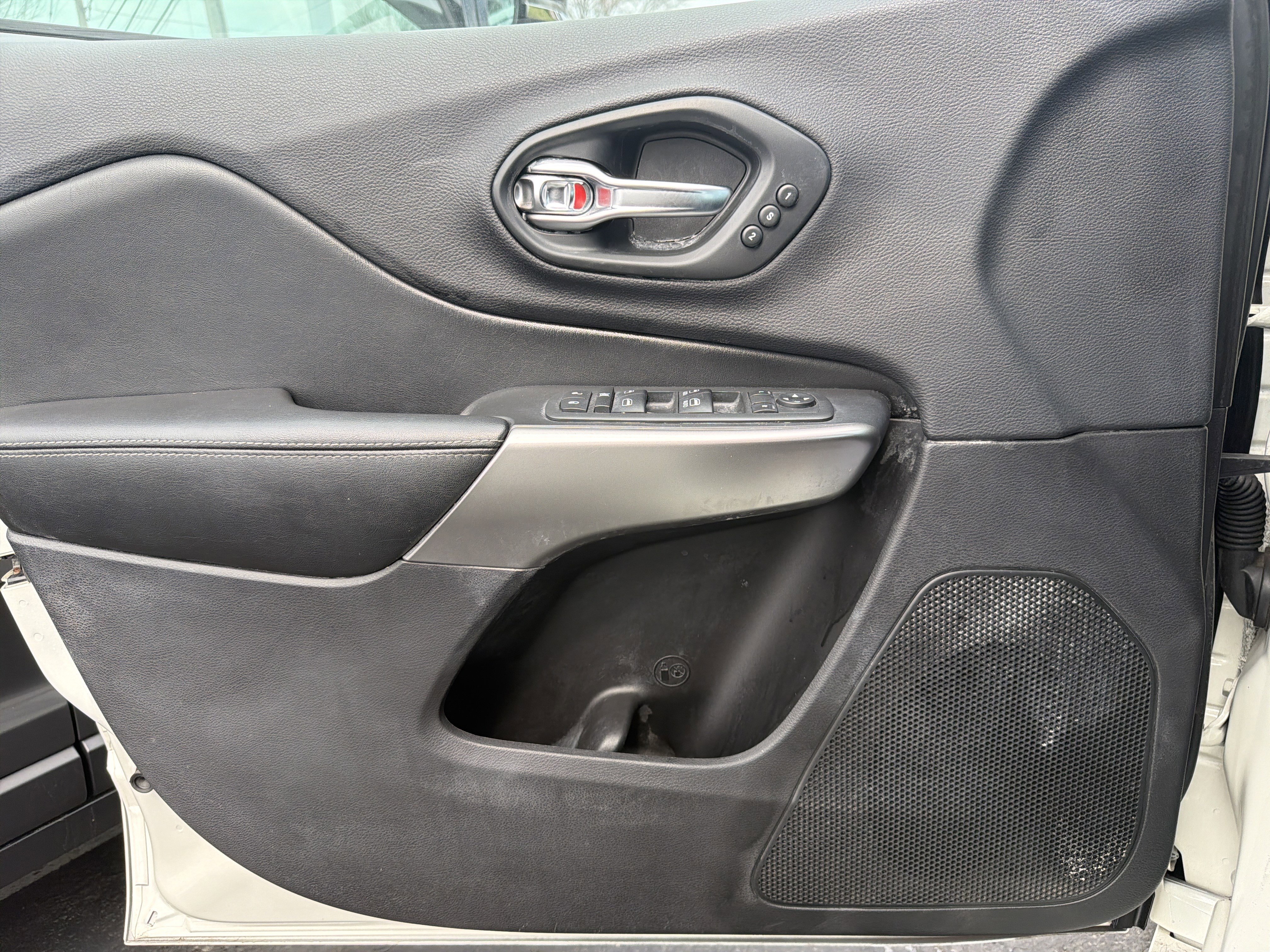 Certified 2019 Jeep Cherokee High Altitude image 34