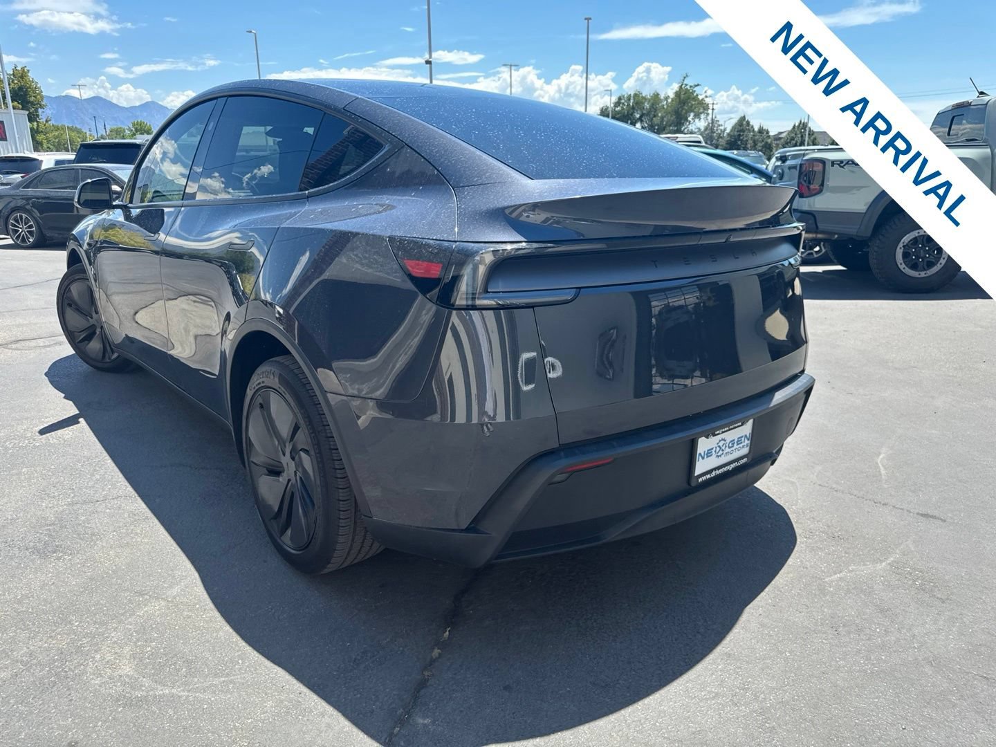 Used 2026 Tesla Model Y Long Range AWD/4WD image 5