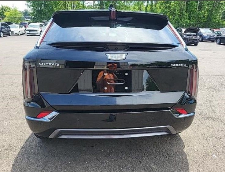 Used 2025 Cadillac Optiq Sport 1 AWD/4WD image 3