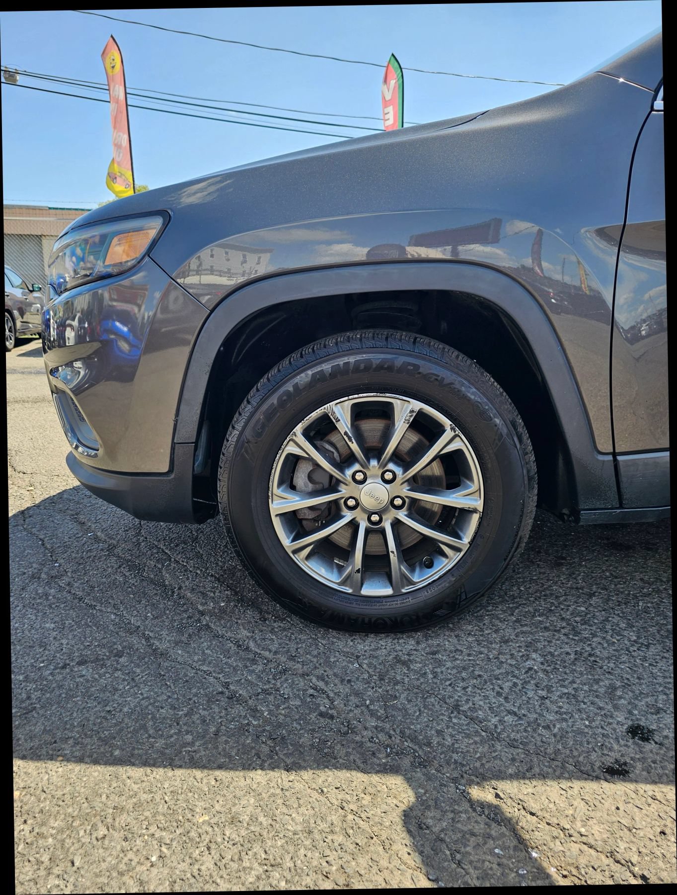 Used 2020 Jeep Cherokee Latitude Lux w/ Comfort/Convenience Group AWD/4WD image 37