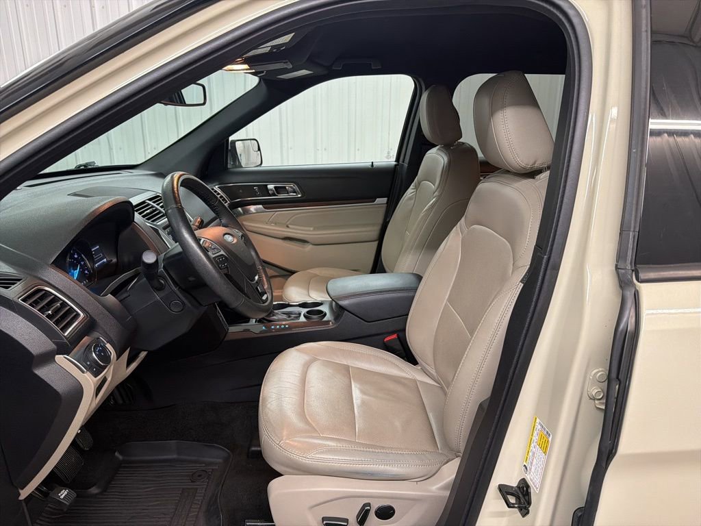 Used 2018 Ford Explorer Limited image 10