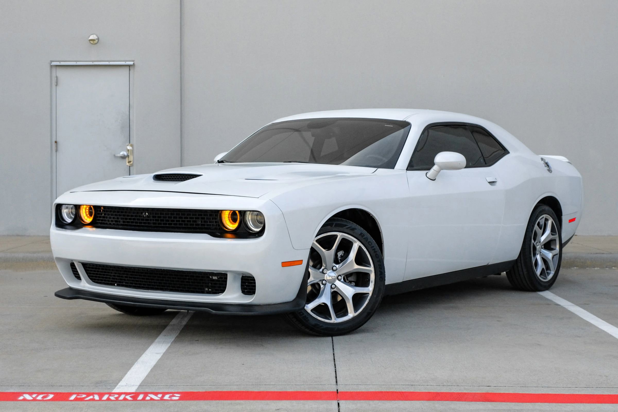 Used 2016 Dodge Challenger SXT Plus image 13