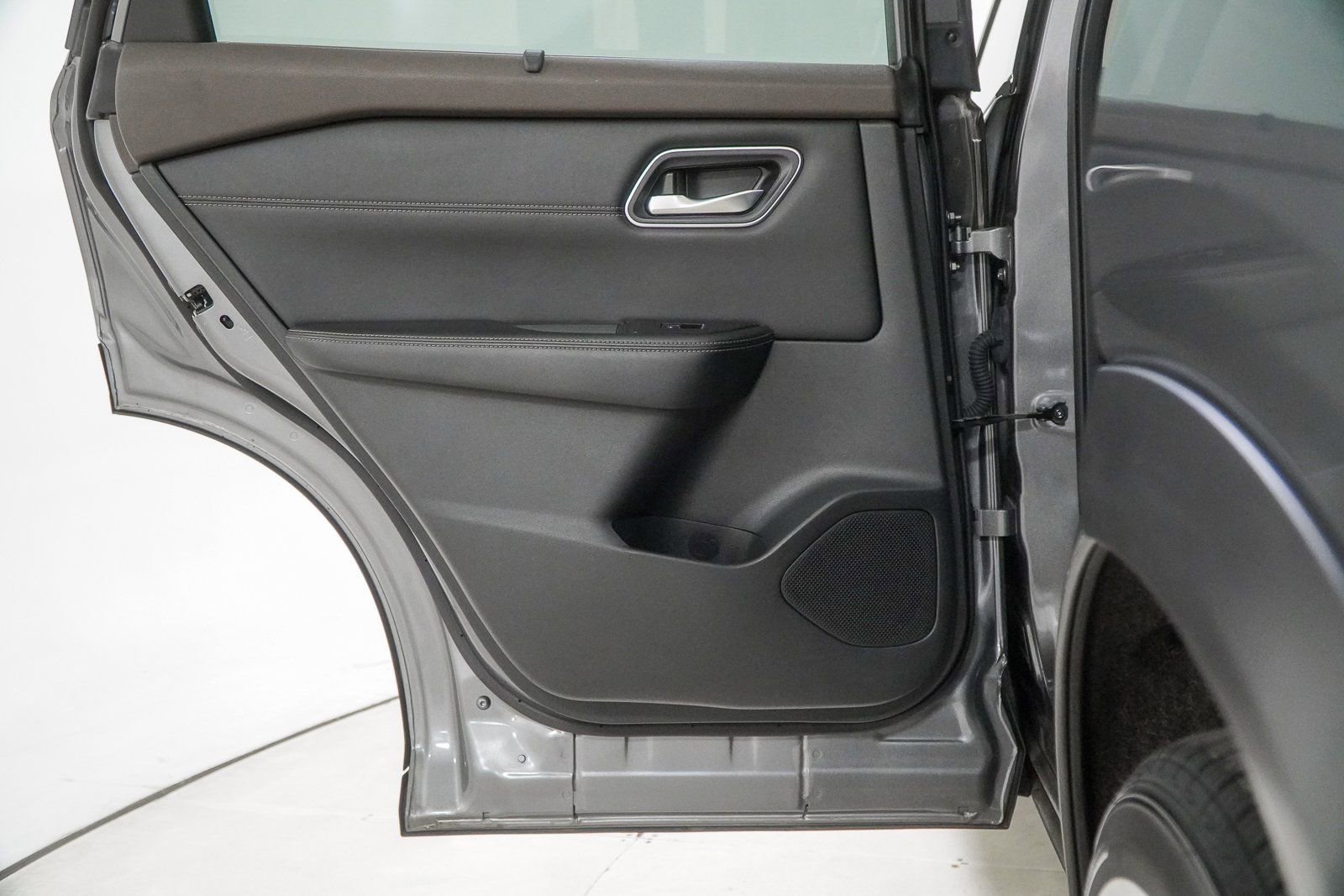 Used 2022 Nissan Rogue Platinum w/ Head-Up Display Package image 44