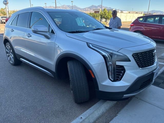 Used 2022 Cadillac XT4 Premium Luxury AWD/4WD image 1