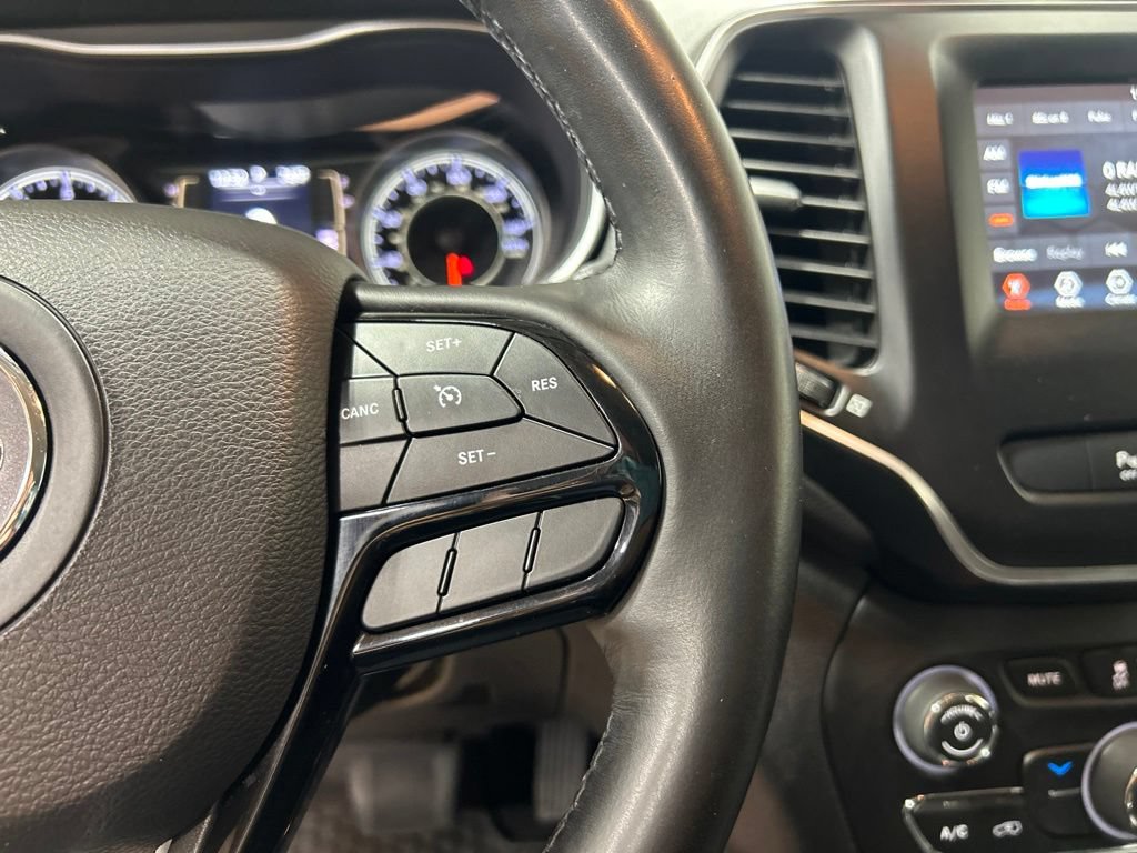 Certified 2019 Jeep Cherokee Latitude Plus AWD/4WD image 25