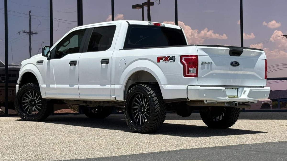 Used 2017 Ford F150 XL w/ Equipment Group 101A Mid AWD/4WD image 7
