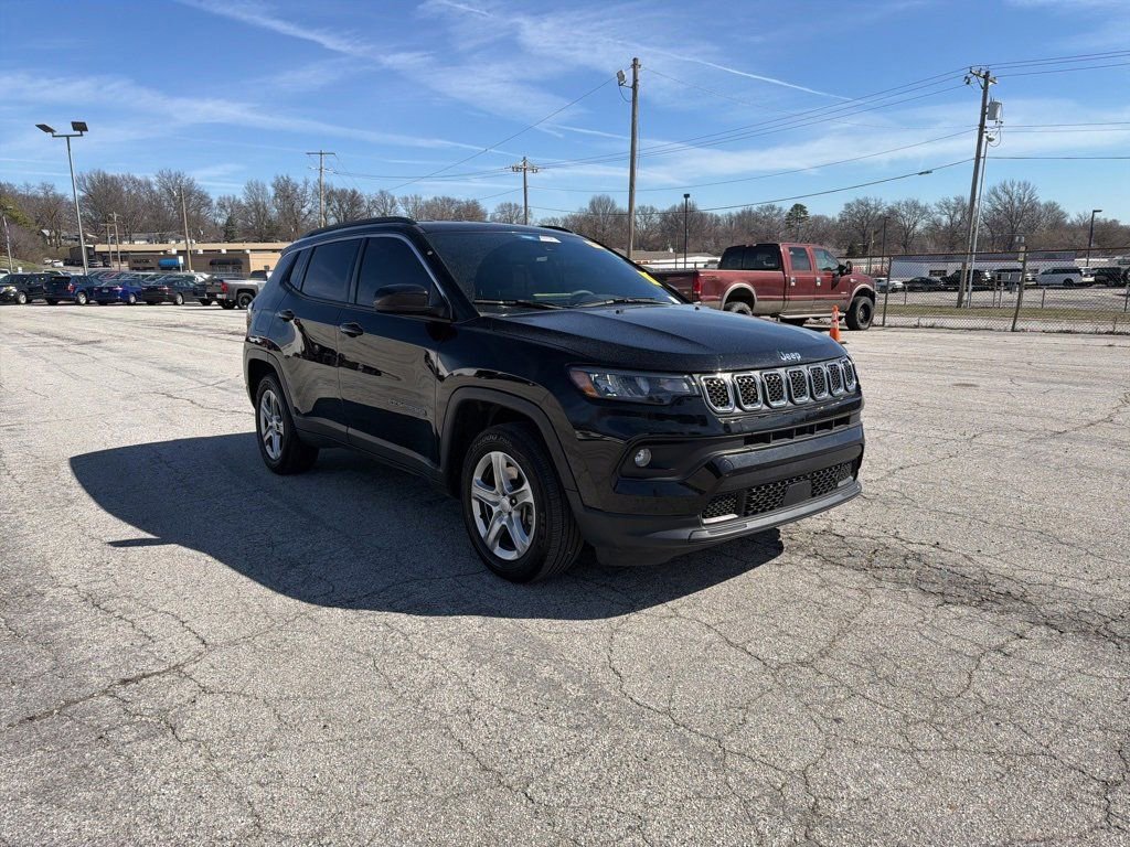 Used 2024 Jeep Compass Latitude image 5