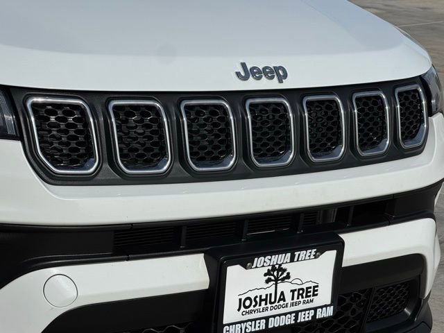 Used 2023 Jeep Compass Latitude image 15