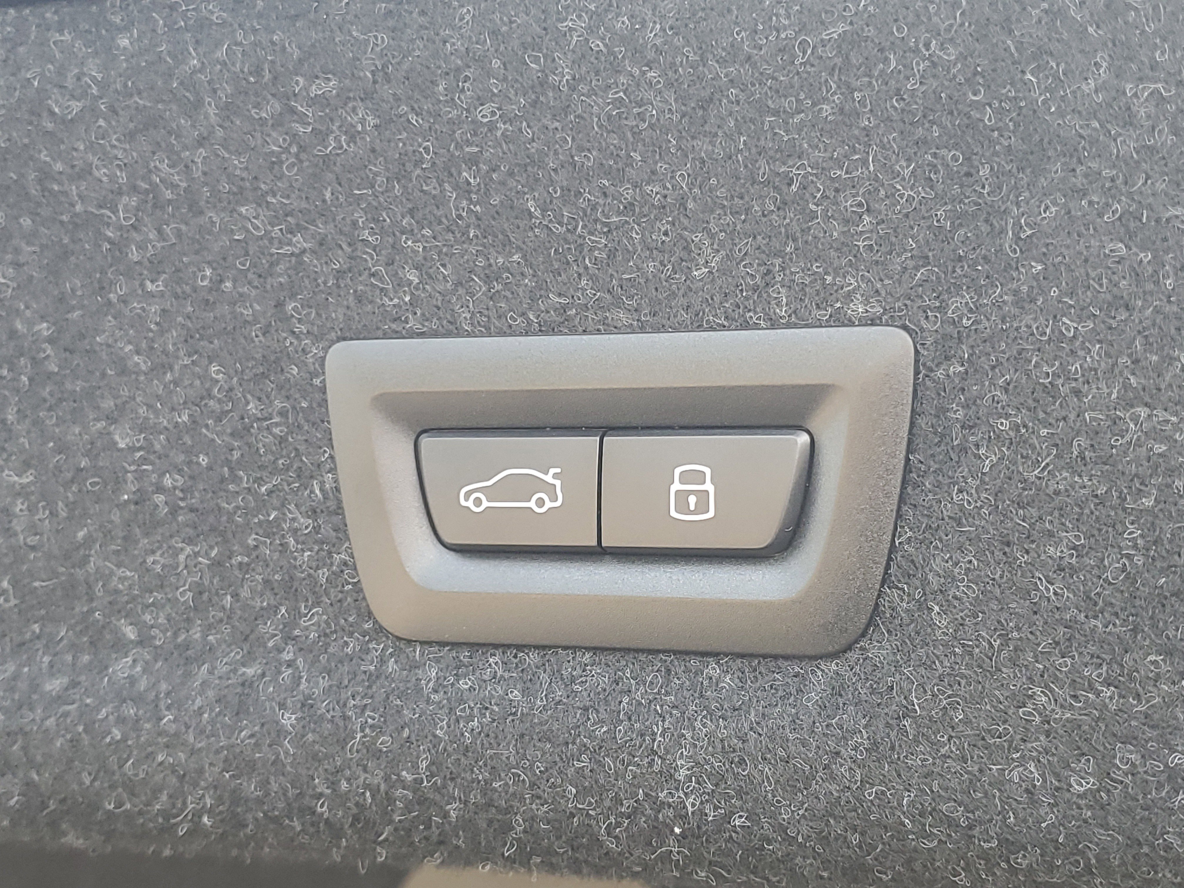 New 2026 BMW 330i xDrive Sedan w/ Convenience Package image 27