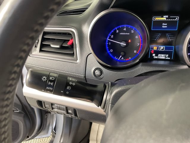 Used 2019 Subaru Outback 2.5i Limited w/ Popular Package #2 AWD/4WD image 11
