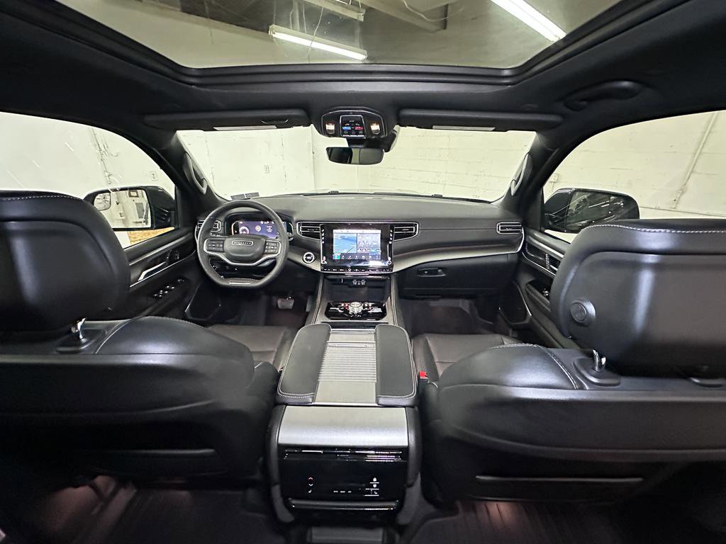 Certified 2024 Jeep Wagoneer Series II w/ Convenience Group I image 33